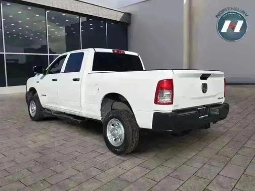 2022 RAM 2500 Tradesman Crew Cab 4x4 6'4' Box