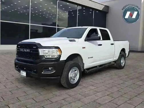 2022 RAM 2500 Tradesman Crew Cab 4x4 6'4' Box