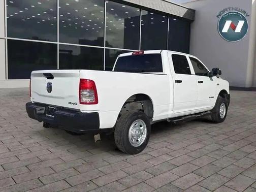 2022 RAM 2500 Tradesman Crew Cab 4x4 6'4' Box