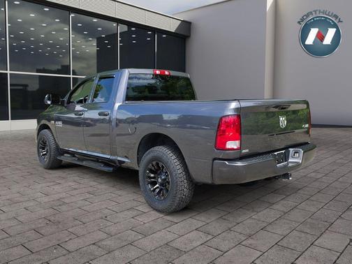 Granite Crystal Metallic Clearcoat 2018 RAM 1500 Express