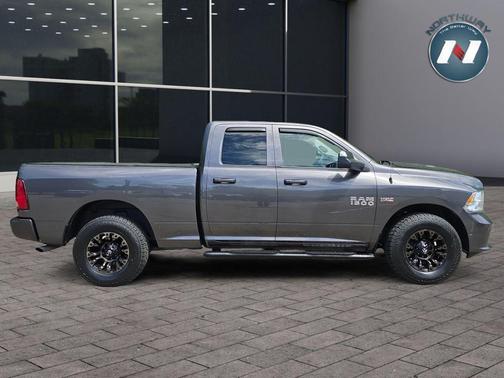 Granite Crystal Metallic Clearcoat 2018 RAM 1500 Express