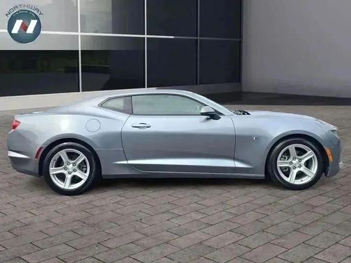 2022 Chevrolet Camaro 1LT