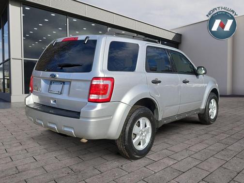 Ingot Silver Metallic 2010 Ford Escape XLT