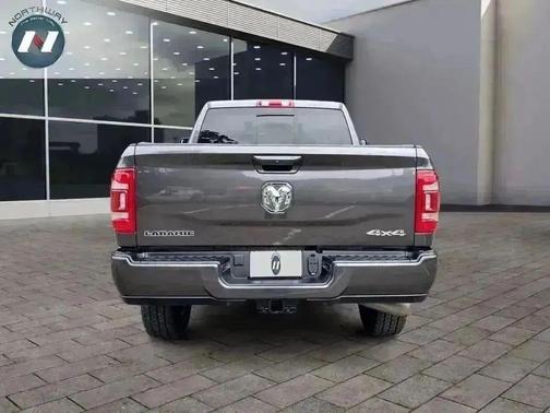 2024 RAM 2500 Laramie Crew Cab 4x4 6'4' Box