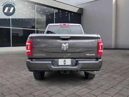 2024 RAM 2500 Laramie Crew Cab 4x4 6'4' Box