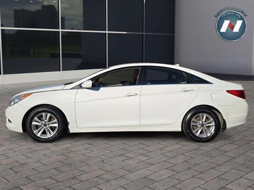 2012 Hyundai SONATA GLS