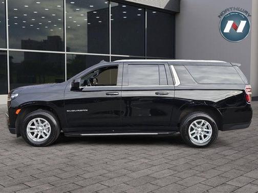 2023 Chevrolet Suburban LT