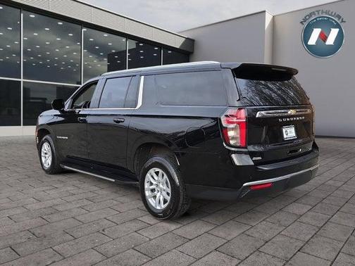 2023 Chevrolet Suburban LT