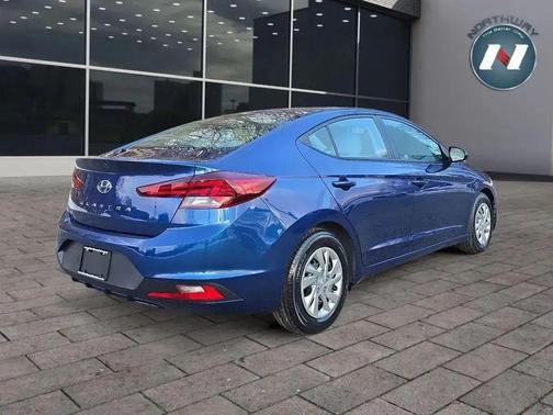 2019 Hyundai ELANTRA SE