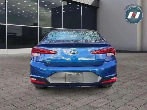 2019 Hyundai ELANTRA SE