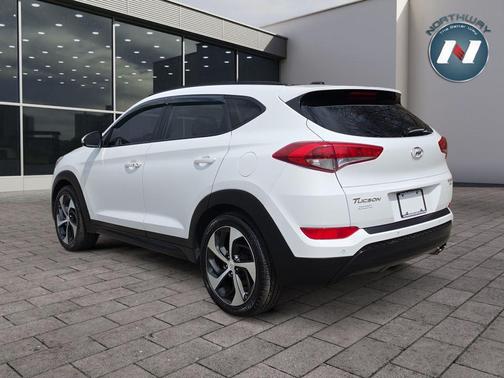 Winter White 2017 Hyundai TUCSON Value