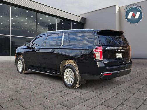 2022 Chevrolet Suburban LT