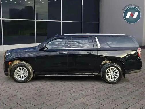 2022 Chevrolet Suburban LT