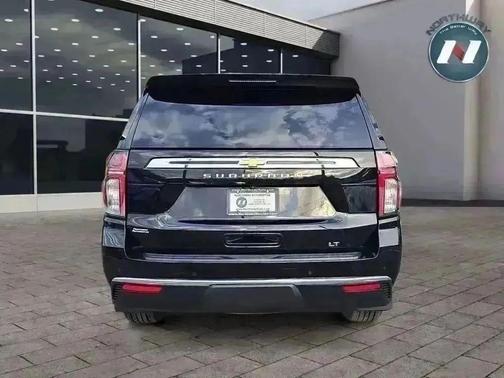 2022 Chevrolet Suburban LT