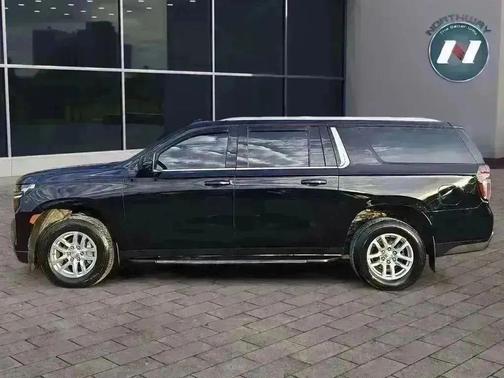 2022 Chevrolet Suburban LT