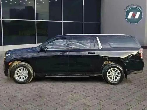 2022 Chevrolet Suburban LT