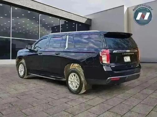 2022 Chevrolet Suburban LT