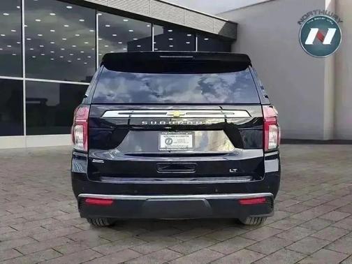2022 Chevrolet Suburban LT