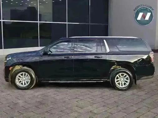 2022 Chevrolet Suburban LT