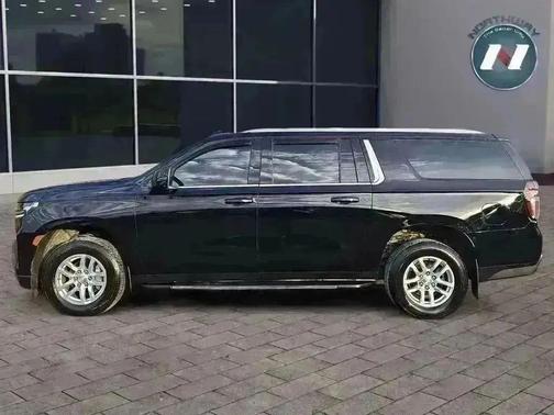 2022 Chevrolet Suburban LT