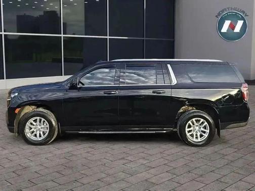 2022 Chevrolet Suburban LT