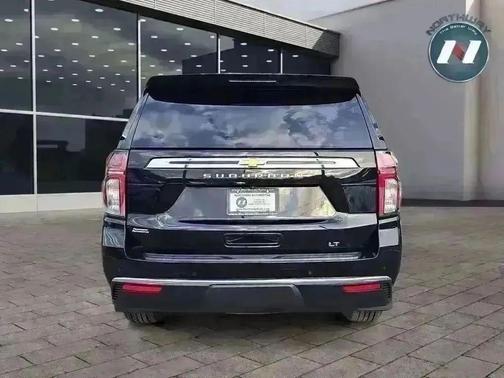 2022 Chevrolet Suburban LT