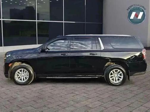 2022 Chevrolet Suburban LT