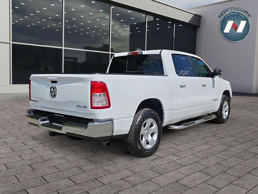 Bright White Clearcoat 2021 RAM 1500 Big Horn/Lone Star