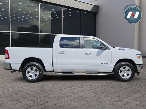 Bright White Clearcoat 2021 RAM 1500 Big Horn/Lone Star