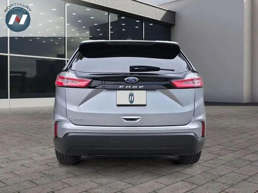 2021 Ford Edge SE