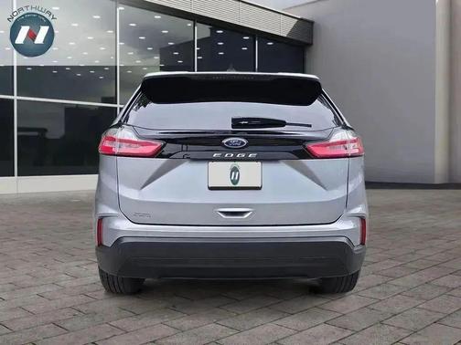 2021 Ford Edge SE