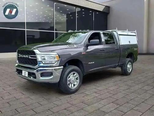 2022 RAM 2500 Tradesman Crew Cab 4x4 6'4' Box