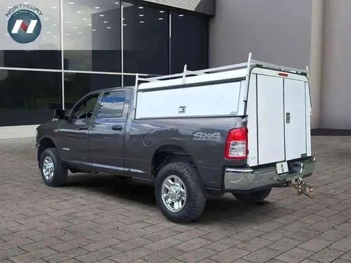 2022 RAM 2500 Tradesman Crew Cab 4x4 6'4' Box