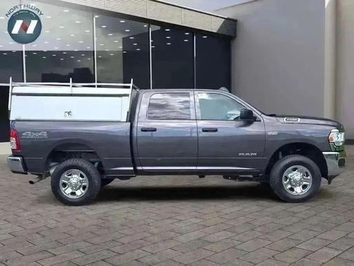 2022 RAM 2500 Tradesman Crew Cab 4x4 6'4' Box