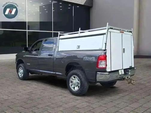 2022 RAM 2500 Tradesman Crew Cab 4x4 6'4' Box