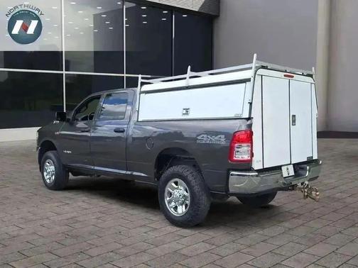2022 RAM 2500 Tradesman Crew Cab 4x4 6'4' Box