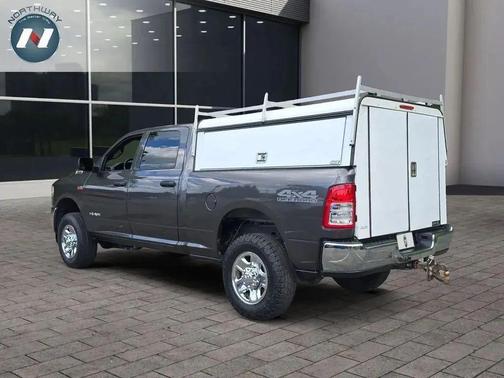 2022 RAM 2500 Tradesman Crew Cab 4x4 6'4' Box