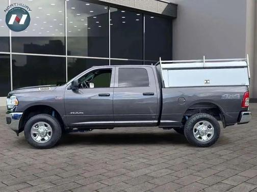 2022 RAM 2500 Tradesman Crew Cab 4x4 6'4' Box