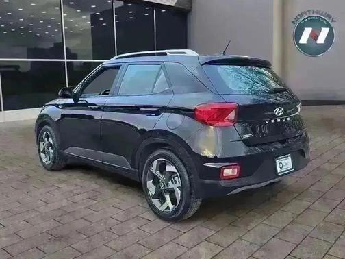 2023 Hyundai VENUE SEL