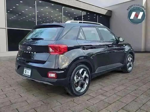 2023 Hyundai VENUE SEL