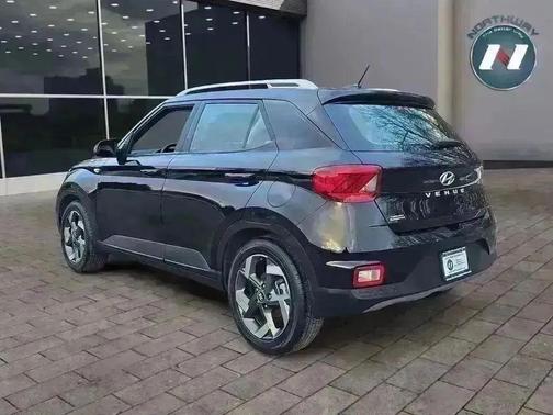 2023 Hyundai VENUE SEL