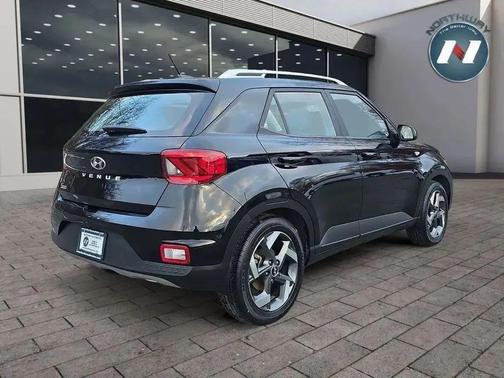 2023 Hyundai VENUE SEL