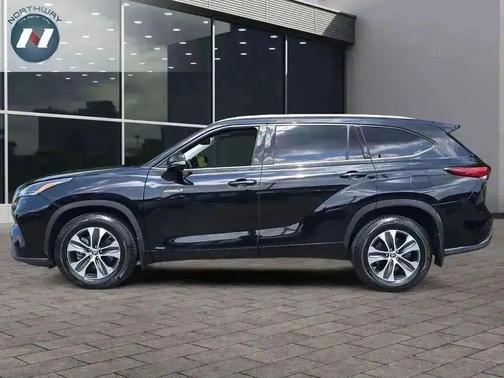 2021 Toyota Highlander Hybrid XLE