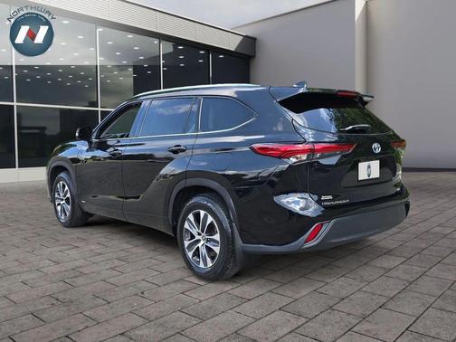 2021 Toyota Highlander Hybrid XLE