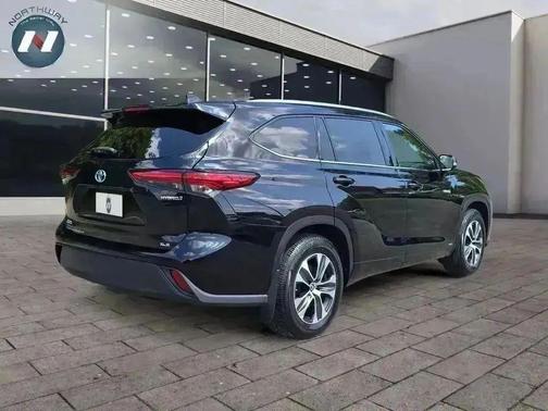 2021 Toyota Highlander Hybrid XLE