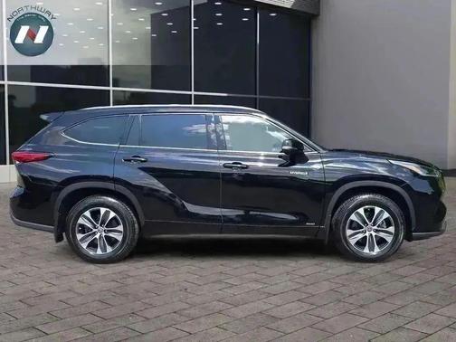 2021 Toyota Highlander Hybrid XLE