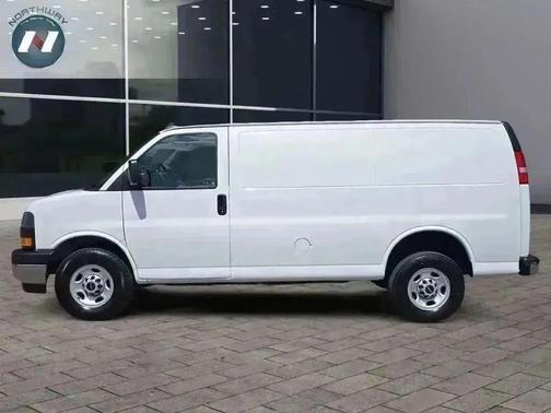 2023 GMC Savana 2500 Work Van