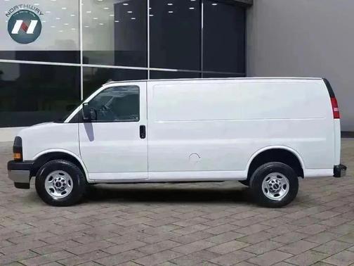2023 GMC Savana 2500 Work Van