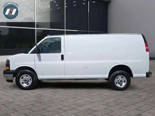 2023 GMC Savana 2500 Work Van