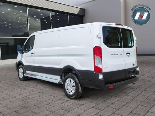 Oxford White 2025 Ford Transit-250 Base